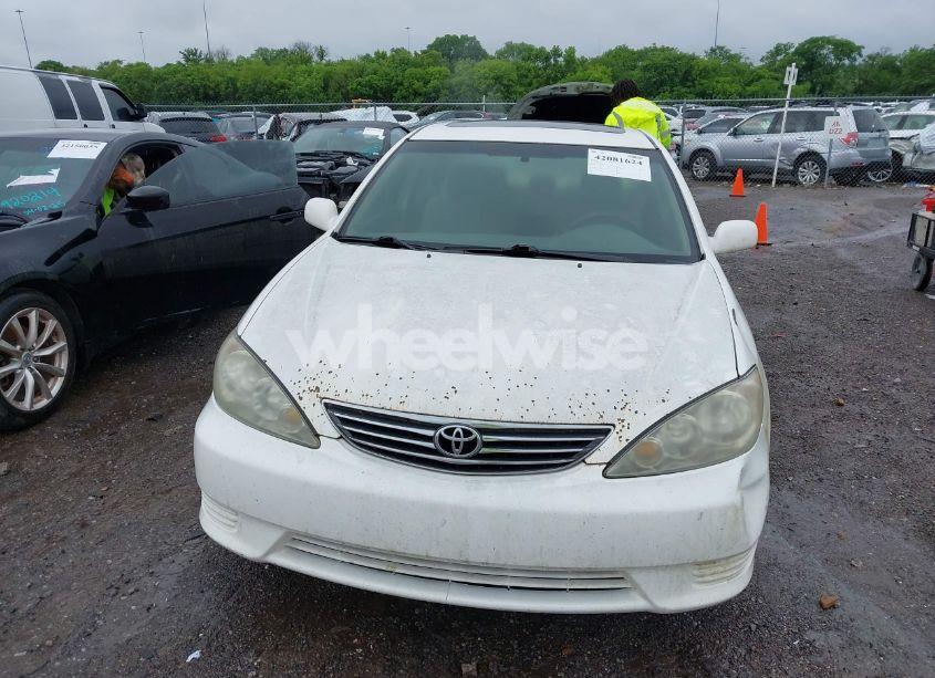Photo 6 of 2005 Toyota Camry LE (VIN 4T1BE32K25U401121)