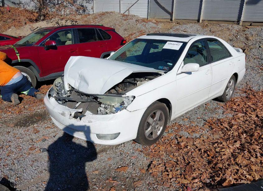 Photo 2 of 2005 Toyota Camry SE (VIN 4T1BE32K25U406450)