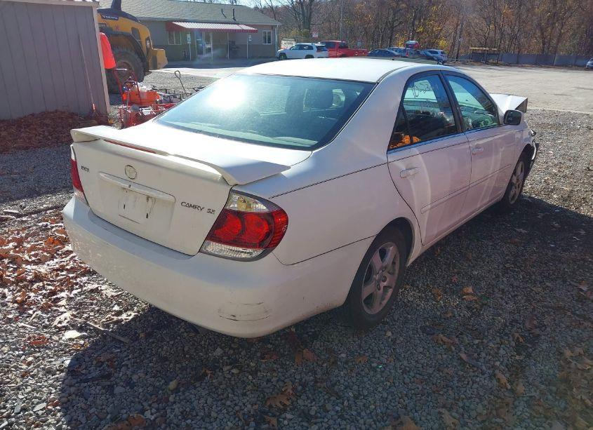 Photo 4 of 2005 Toyota Camry SE (VIN 4T1BE32K25U406450)