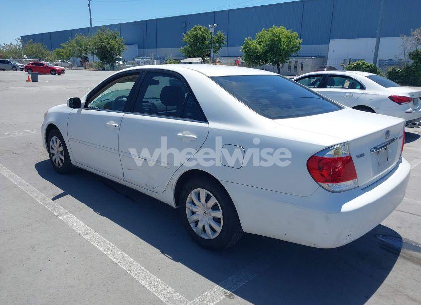 Photo 3 of 2005 Toyota Camry LE (VIN 4T1BE32K25U410465)