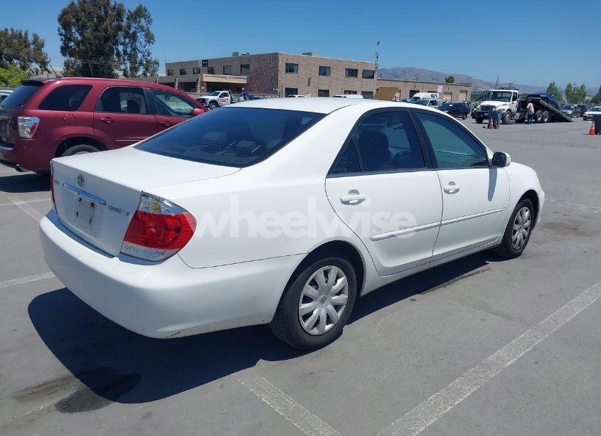 Photo 4 of 2005 Toyota Camry LE (VIN 4T1BE32K25U410465)