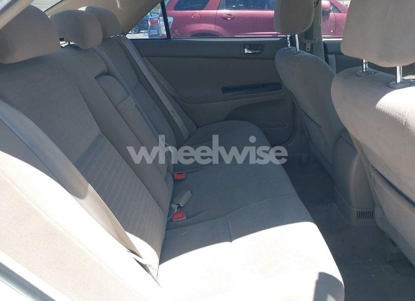 Photo 8 of 2005 Toyota Camry LE (VIN 4T1BE32K25U410465)