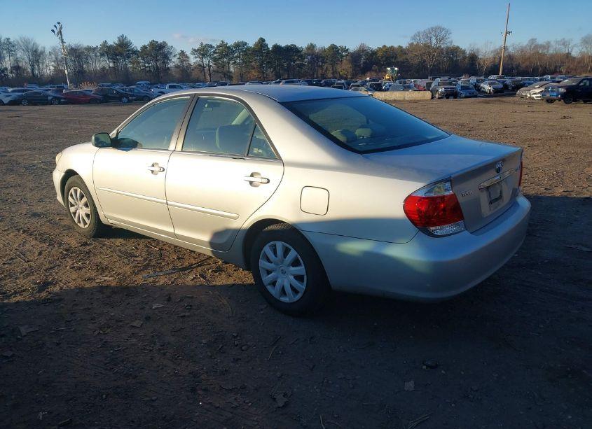 Photo 3 of 2005 Toyota Camry STD (VIN 4T1BE32K25U410644)