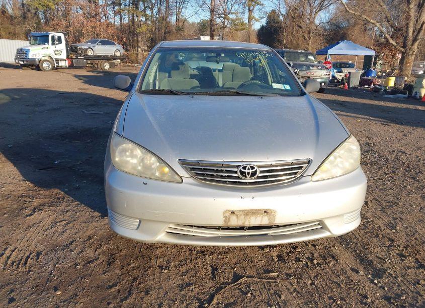 Photo 6 of 2005 Toyota Camry STD (VIN 4T1BE32K25U410644)