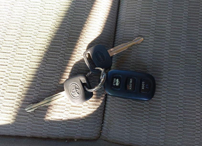 Photo 11 of 2005 Toyota Camry LE (VIN 4T1BE32K25U430618)
