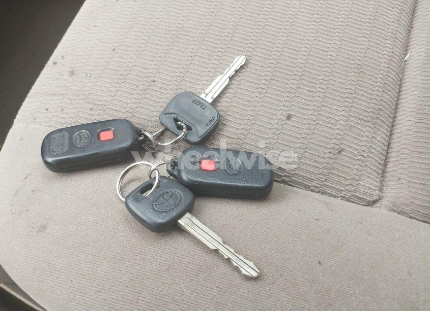 Photo 11 of 2005 Toyota Camry LE (VIN 4T1BE32K25U504717)