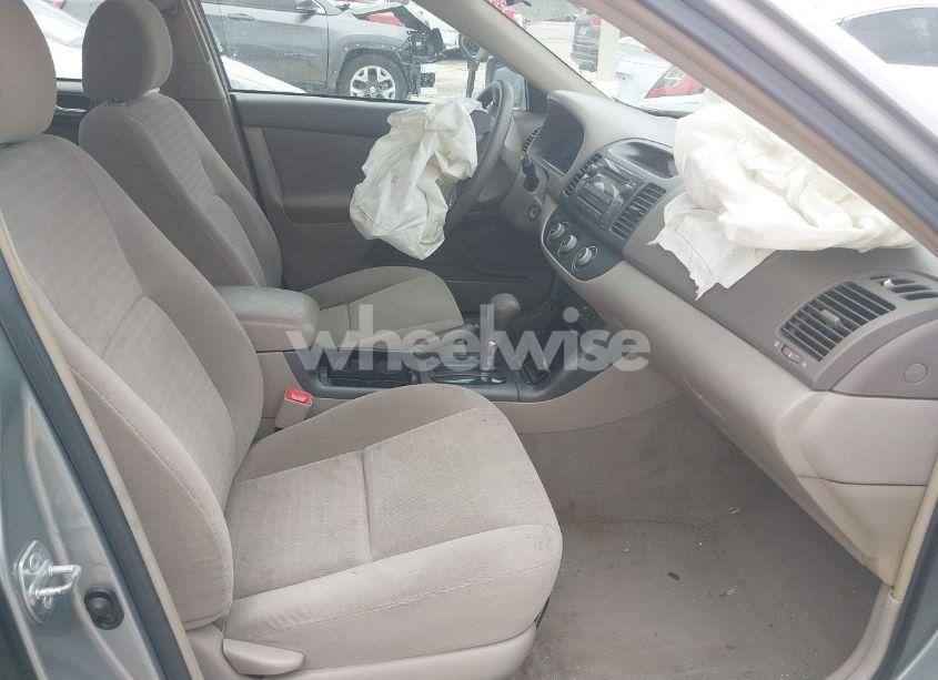 Photo 5 of 2005 Toyota Camry LE (VIN 4T1BE32K25U504717)