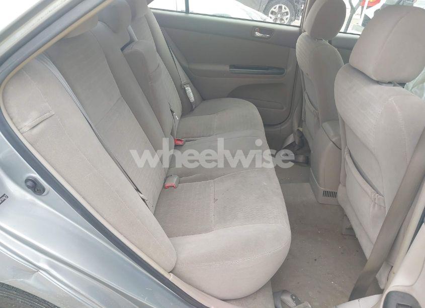 Photo 8 of 2005 Toyota Camry LE (VIN 4T1BE32K25U504717)