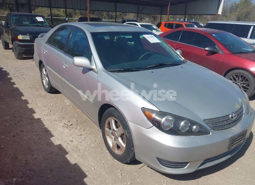 2005 Toyota Camry SE (VIN 4T1BE32K25U535062) main photo