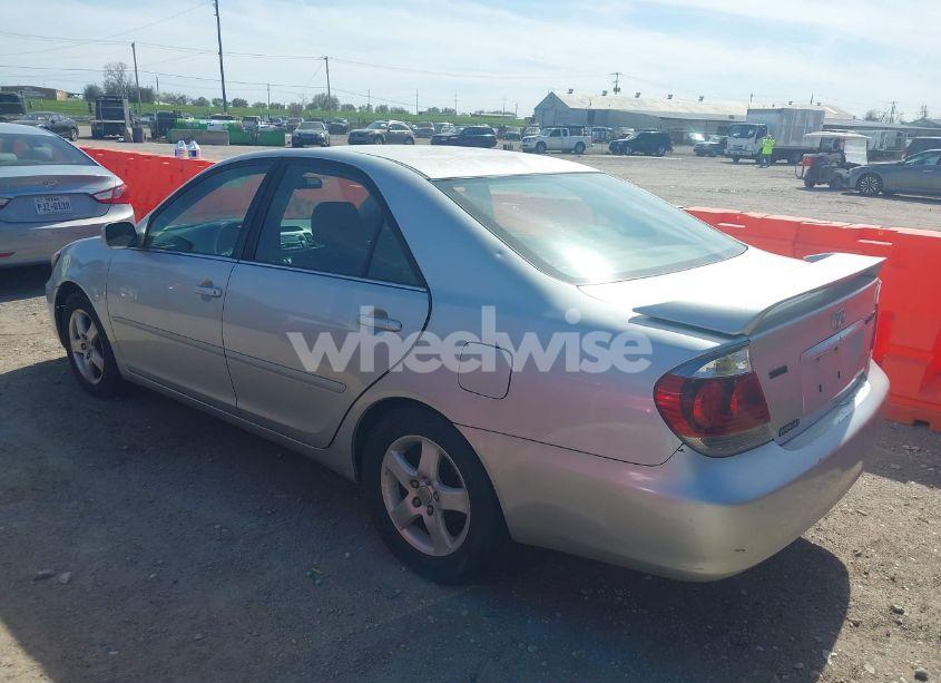 Photo 3 of 2005 Toyota Camry SE (VIN 4T1BE32K25U535062)