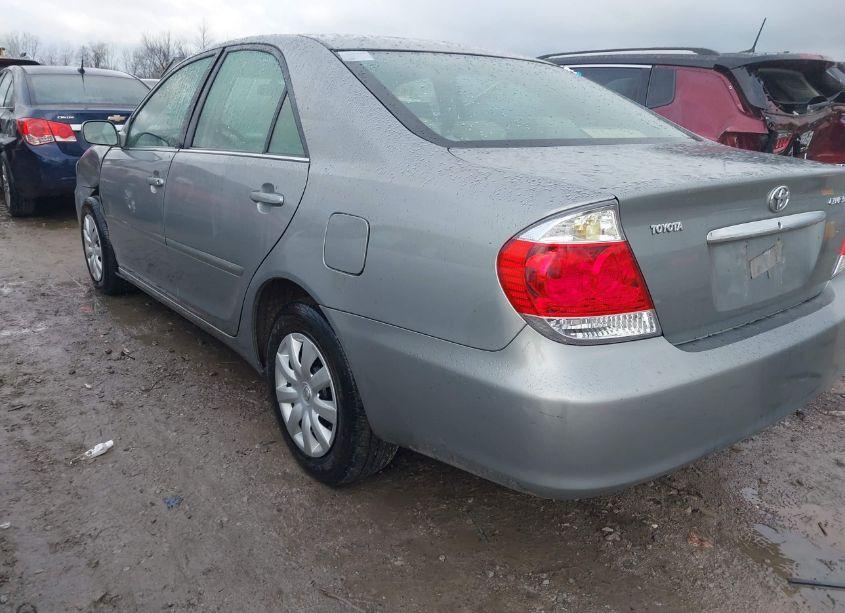 Photo 3 of 2005 Toyota Camry LE (VIN 4T1BE32K25U538849)