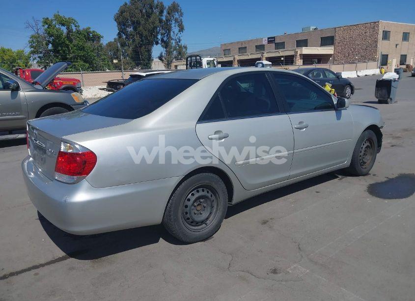 Photo 4 of 2005 Toyota Camry LE (VIN 4T1BE32K25U591518)