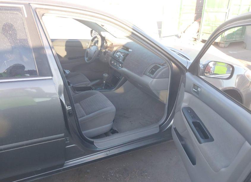 Photo 5 of 2005 Toyota Camry LE (VIN 4T1BE32K25U632133)