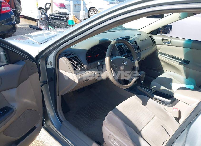 Photo 12 of 2005 Toyota Camry LE (VIN 4T1BE32K25U636957)