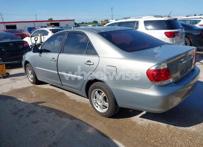 Photo 3 of 2005 Toyota Camry LE (VIN 4T1BE32K25U636957)