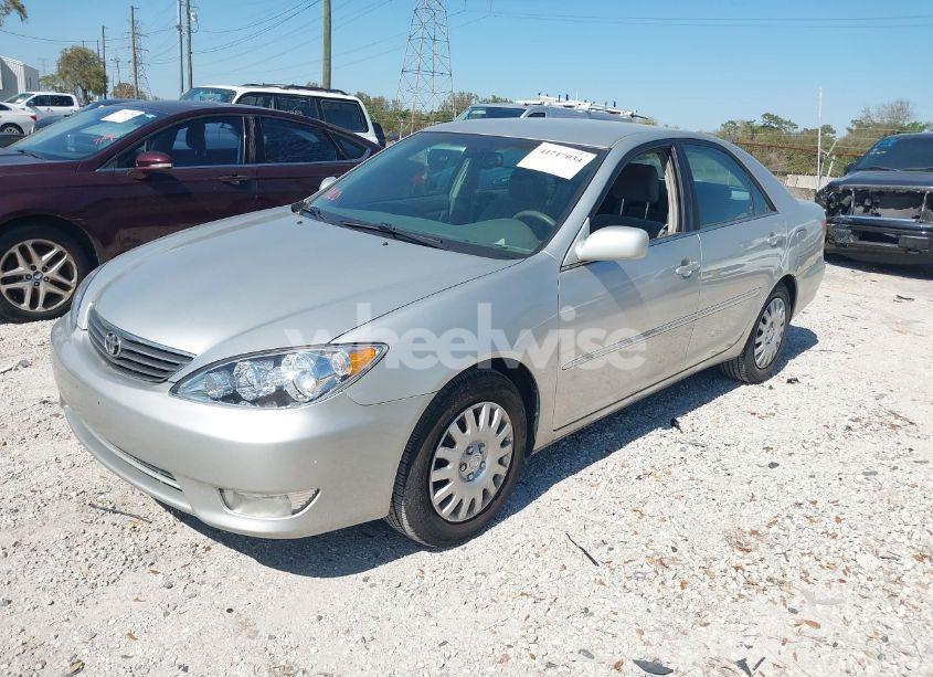 Photo 2 of 2005 Toyota Camry XLE (VIN 4T1BE32K25U964542)