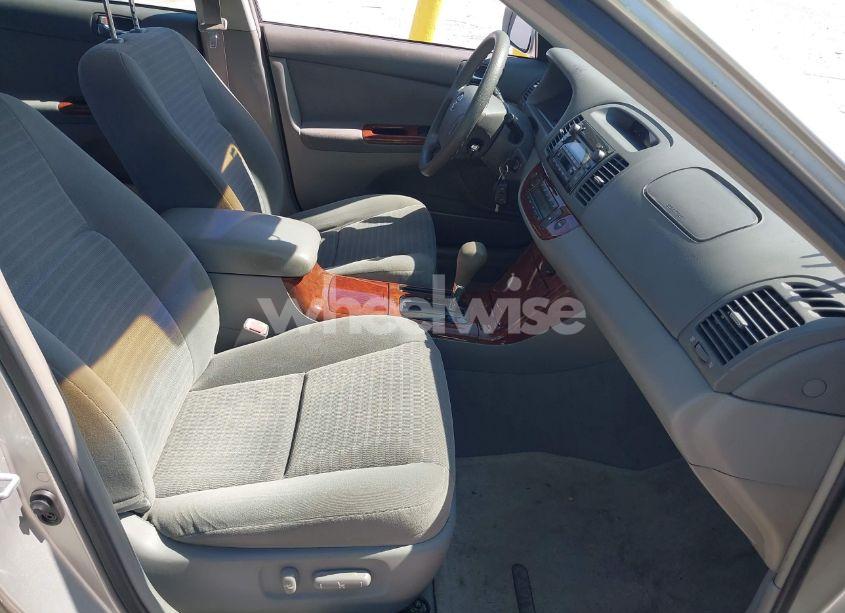 Photo 5 of 2005 Toyota Camry XLE (VIN 4T1BE32K25U964542)