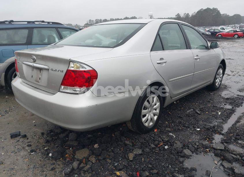Photo 4 of 2005 Toyota Camry LE (VIN 4T1BE32K25U964721)