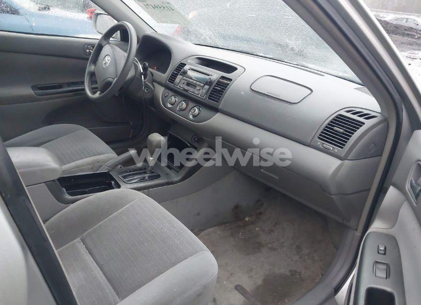 Photo 5 of 2005 Toyota Camry LE (VIN 4T1BE32K25U964721)