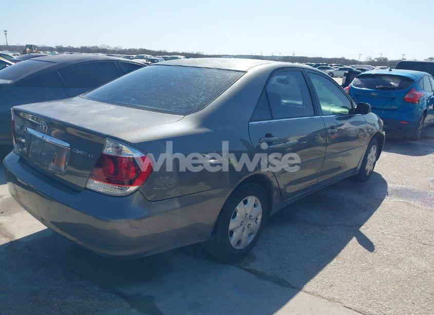 Photo 4 of 2005 Toyota Camry LE (VIN 4T1BE32K25U977503)