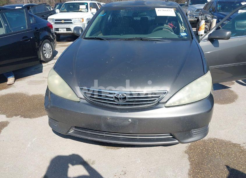 Photo 6 of 2005 Toyota Camry LE (VIN 4T1BE32K25U977503)