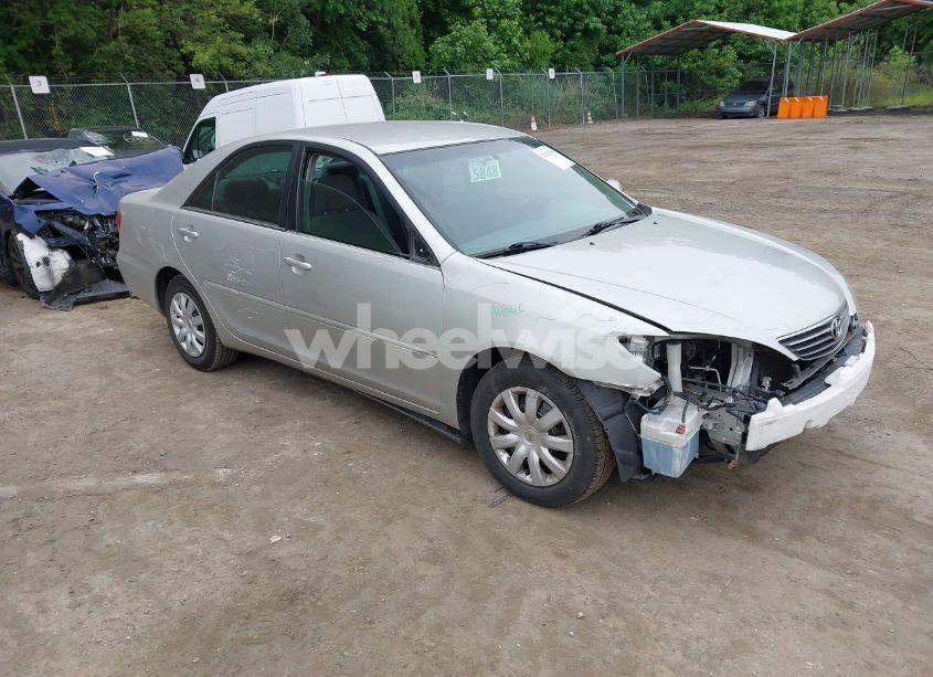 2005 Toyota Camry LE/SE/STD/XLE (VIN 4T1BE32K25U993488) main photo