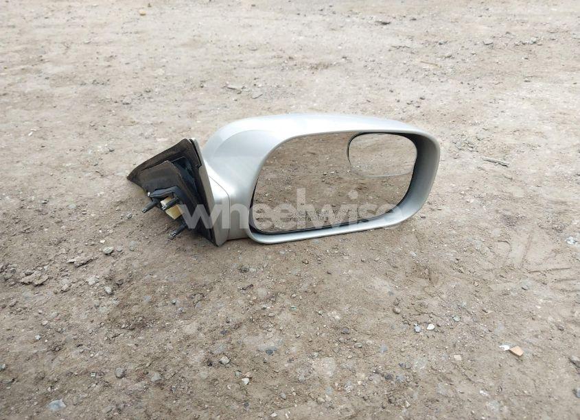 Photo 12 of 2005 Toyota Camry LE/SE/STD/XLE (VIN 4T1BE32K25U993488)