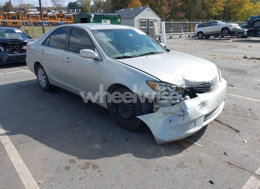 2006 Toyota Camry LE (VIN 4T1BE32K26U123144) main photo