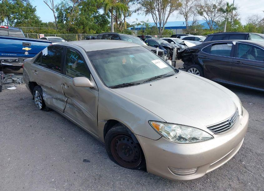 2006 Toyota Camry LE (VIN 4T1BE32K26U135231) main photo