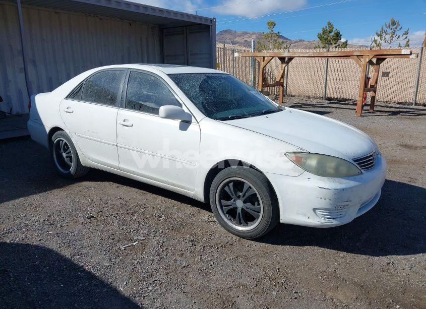 2006 Toyota Camry LE (VIN 4T1BE32K26U670222) main photo