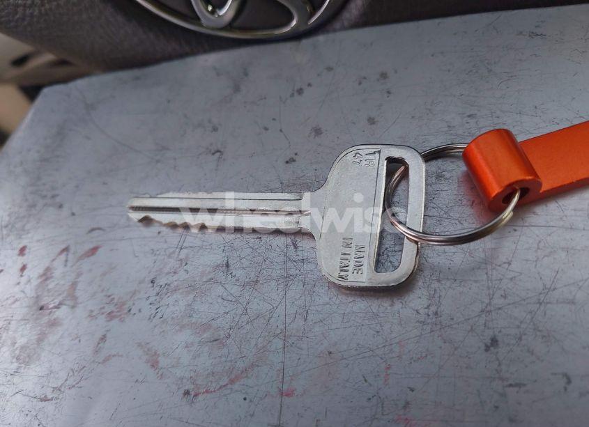 Photo 11 of 2006 Toyota Camry STD (VIN 4T1BE32K26U677543)