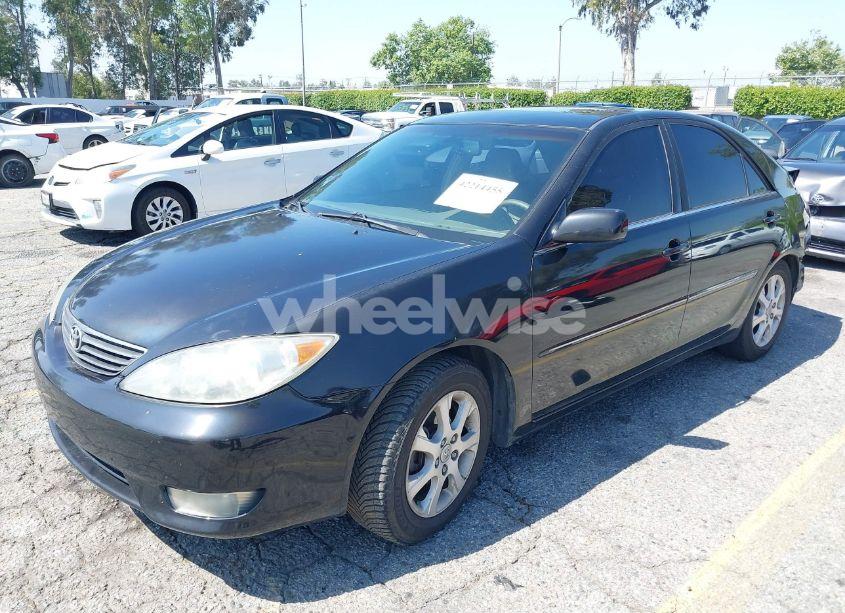 Photo 2 of 2006 Toyota Camry XLE (VIN 4T1BE32K26U679521)