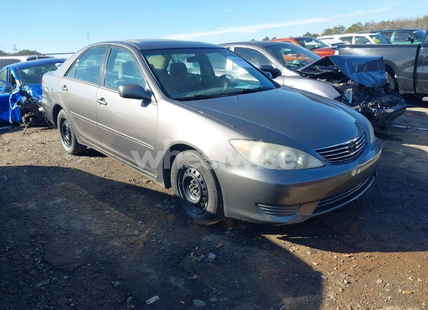 2006 Toyota Camry LE (VIN 4T1BE32K26U687571) main photo