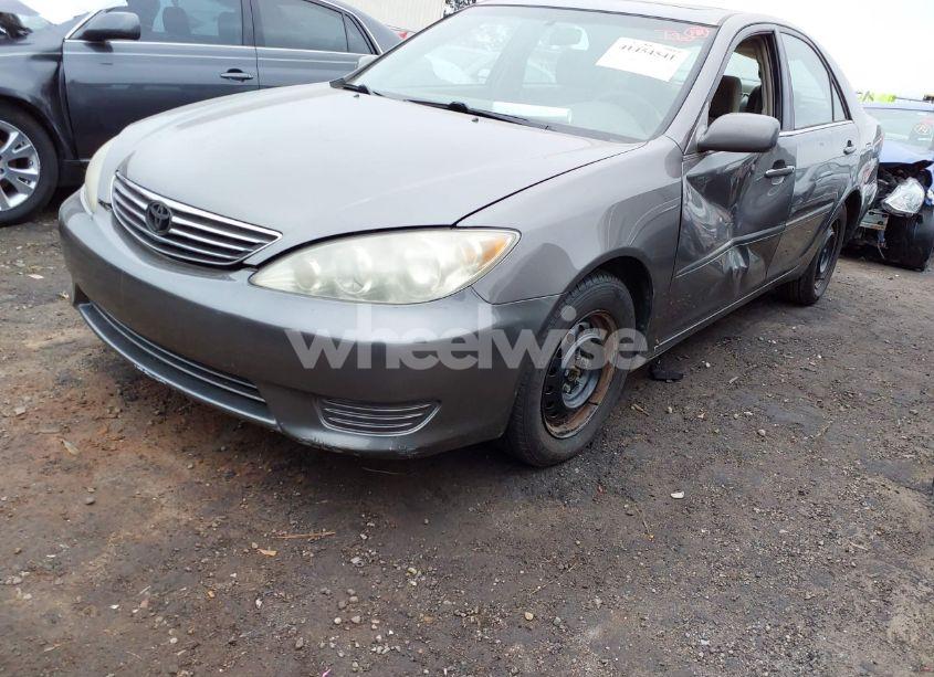 Photo 2 of 2006 Toyota Camry LE (VIN 4T1BE32K26U687571)