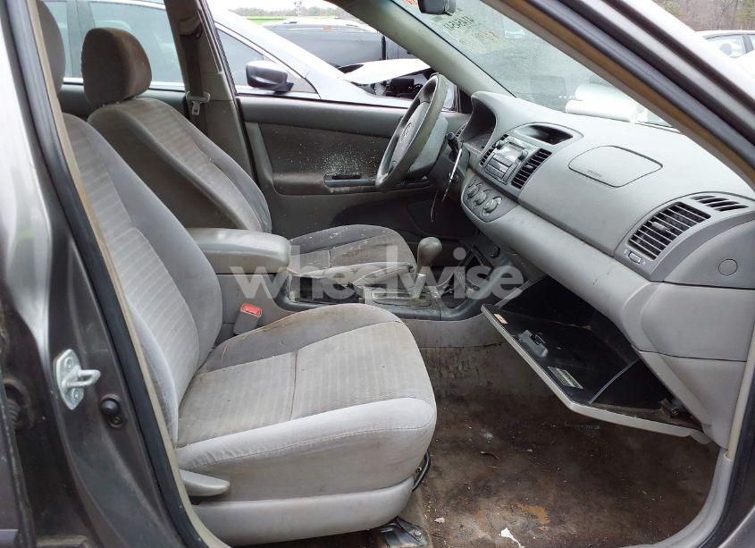 Photo 5 of 2006 Toyota Camry LE (VIN 4T1BE32K26U687571)