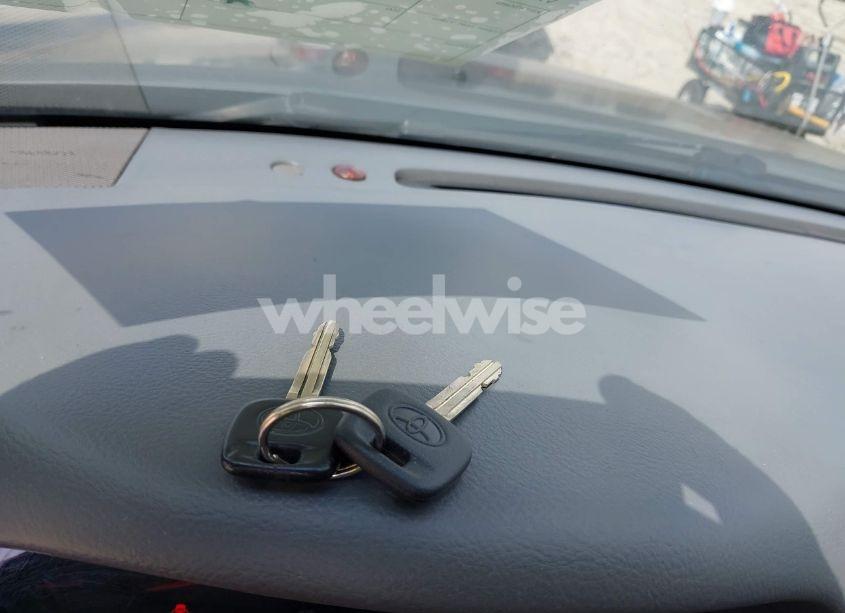 Photo 11 of 2006 Toyota Camry STD (VIN 4T1BE32K26U748739)