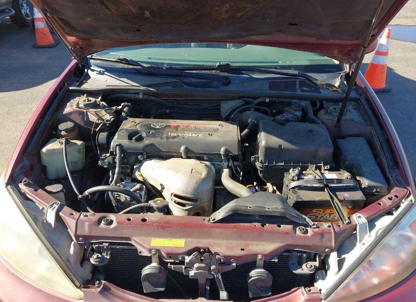 Photo 10 of 2002 Toyota Camry LE (VIN 4T1BE32K32U006747)