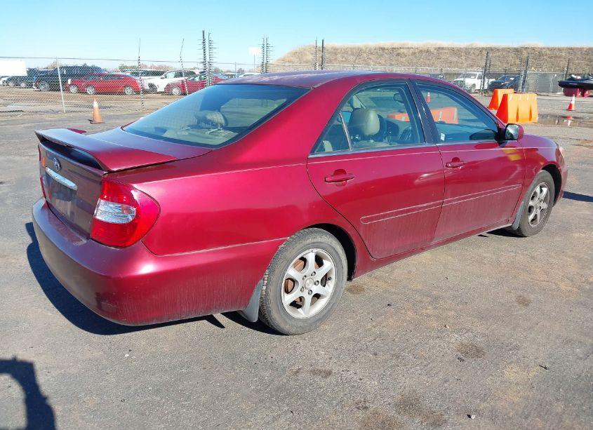 Photo 4 of 2002 Toyota Camry LE (VIN 4T1BE32K32U006747)