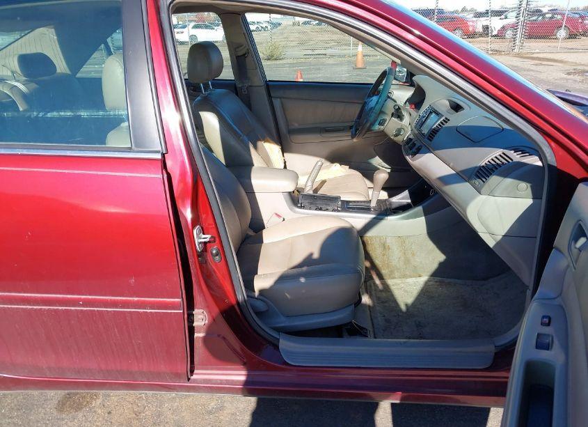 Photo 5 of 2002 Toyota Camry LE (VIN 4T1BE32K32U006747)