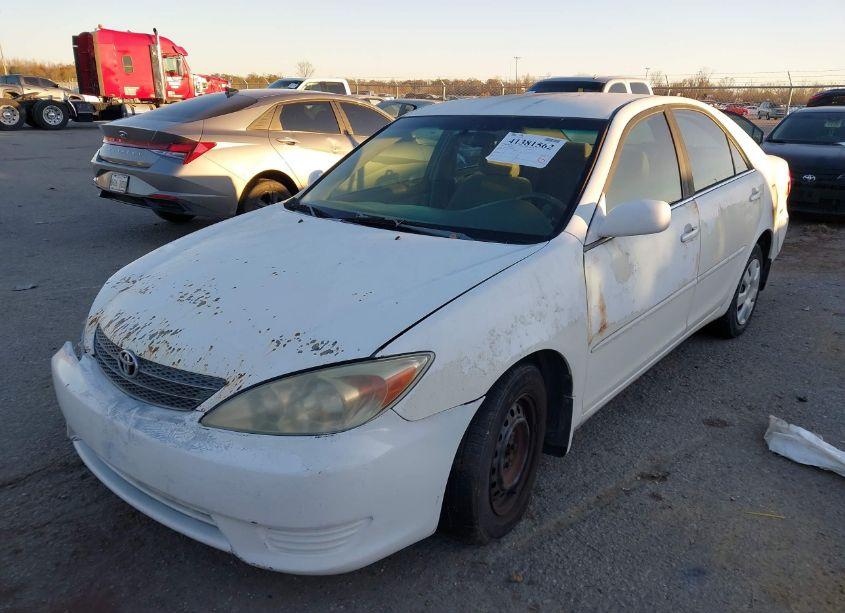 Photo 2 of 2002 Toyota Camry LE (VIN 4T1BE32K32U072585)