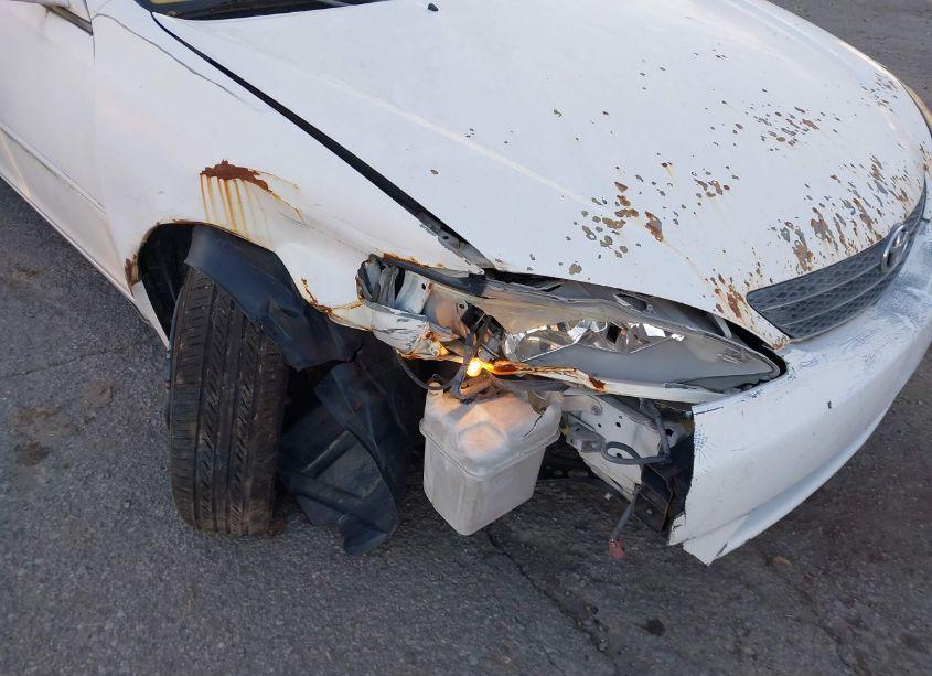 Photo 6 of 2002 Toyota Camry LE (VIN 4T1BE32K32U072585)