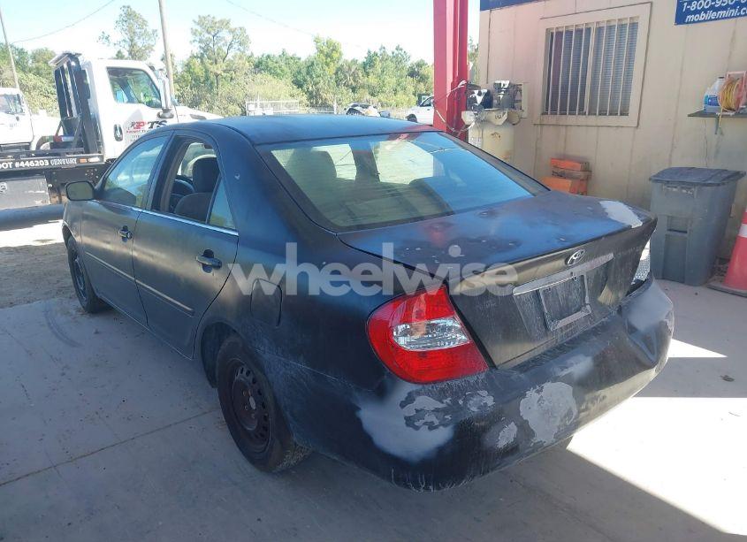 Photo 3 of 2002 Toyota Camry LE (VIN 4T1BE32K32U079360)