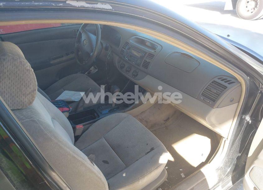 Photo 5 of 2002 Toyota Camry LE (VIN 4T1BE32K32U079360)