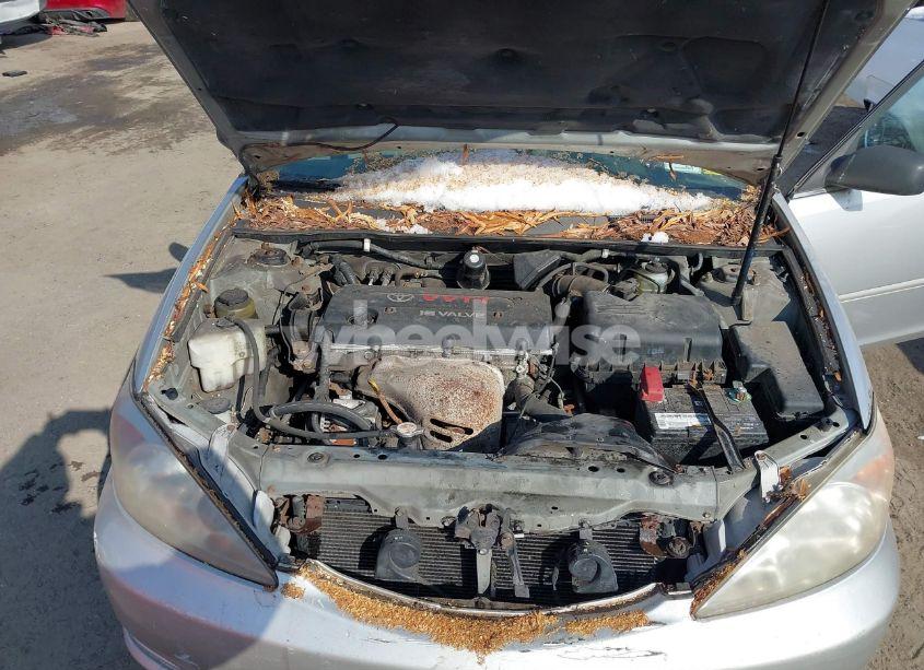 Photo 10 of 2002 Toyota Camry LE (VIN 4T1BE32K32U115211)