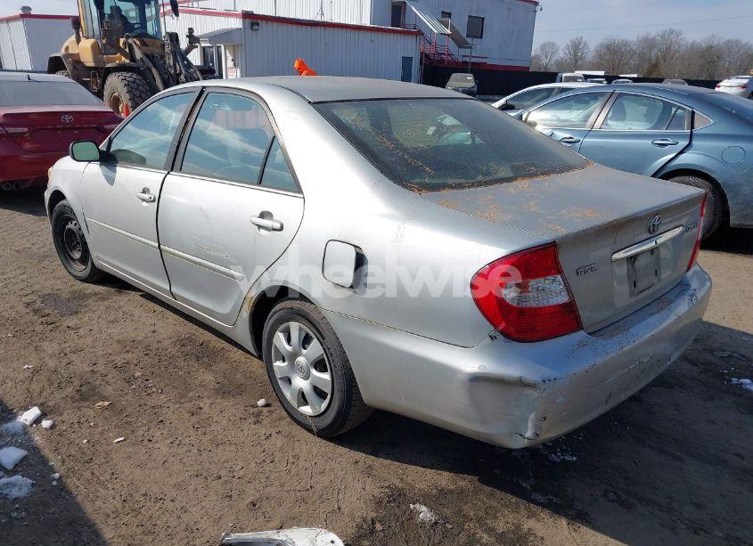 Photo 3 of 2002 Toyota Camry LE (VIN 4T1BE32K32U115211)