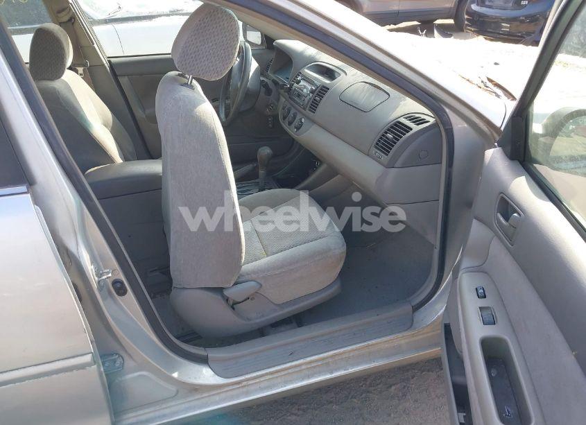 Photo 5 of 2002 Toyota Camry LE (VIN 4T1BE32K32U115211)