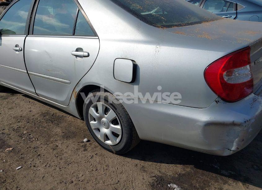 Photo 6 of 2002 Toyota Camry LE (VIN 4T1BE32K32U115211)