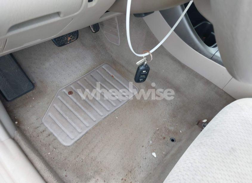 Photo 11 of 2002 Toyota Camry LE (VIN 4T1BE32K32U529122)