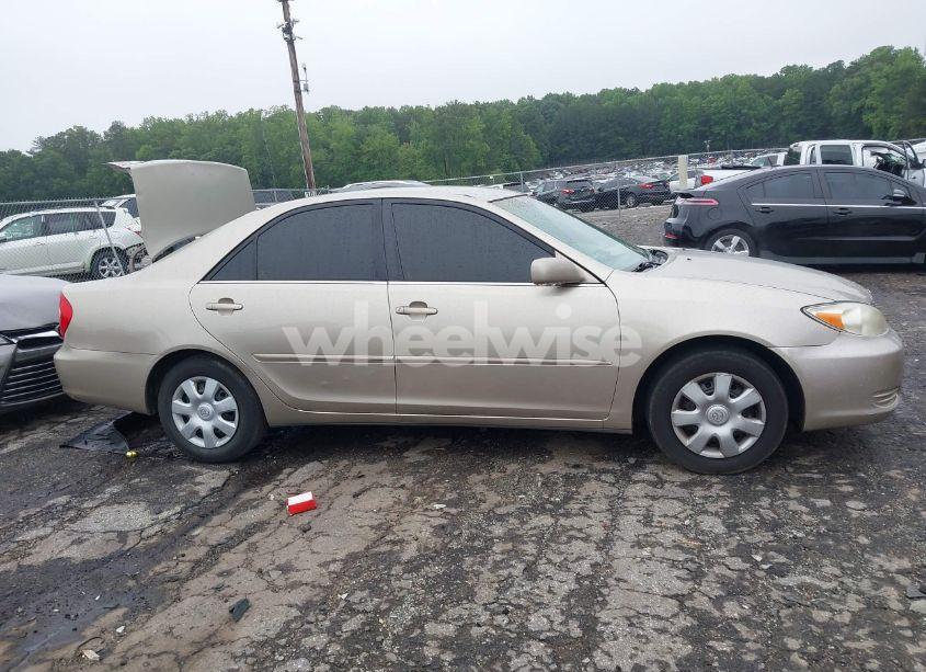 Photo 13 of 2002 Toyota Camry LE (VIN 4T1BE32K32U529122)