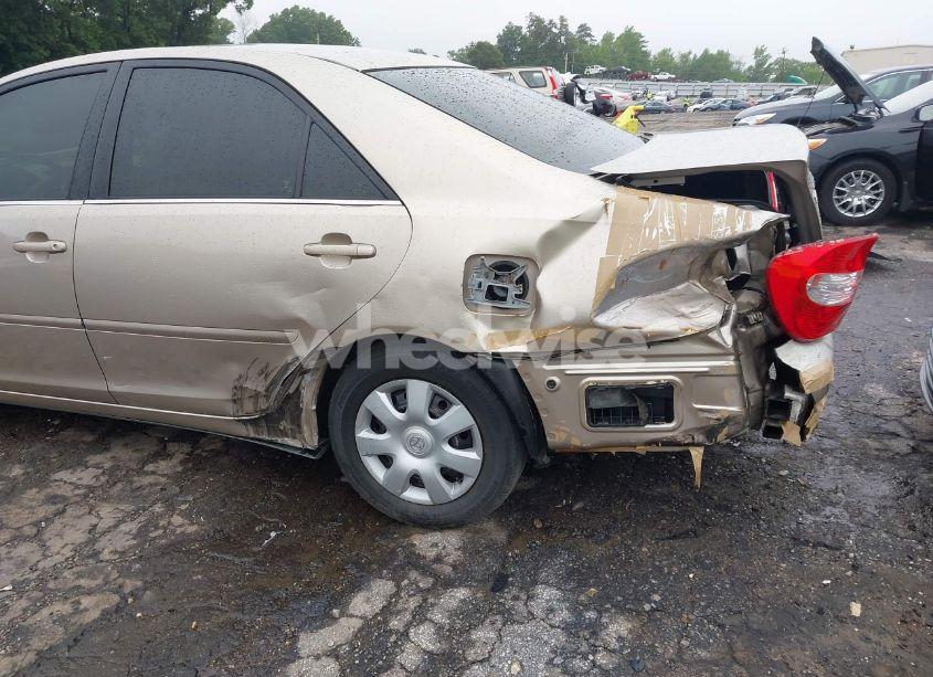 Photo 6 of 2002 Toyota Camry LE (VIN 4T1BE32K32U529122)